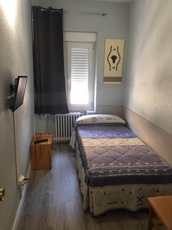 Hostal Rosales Aranda de Duero Luaran gambar
